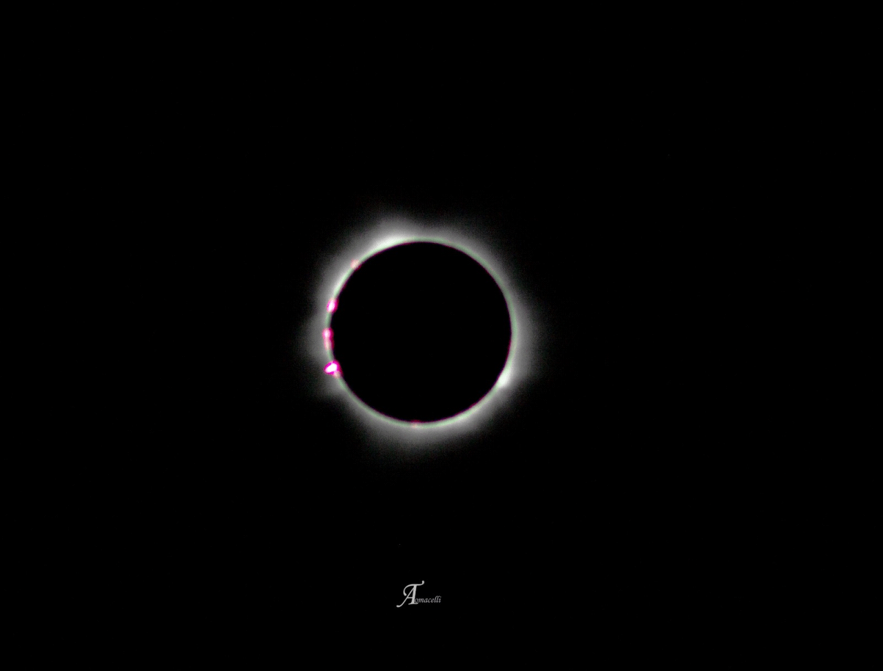 Eclissi di Sole in Australia, di Andrea Tomacelli