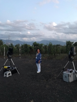 Caterina Terrasi tra i telescopi