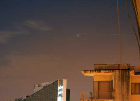 Transito della Stazione Spaziale Internazionale del 6 settembre 2009 ore 20e24 (locali), ripreso con fotocamera Canon EOS 350D + 48 mm, 40 secondi, f/8 e ISO 200Dario Castellano & Carmen Perrella