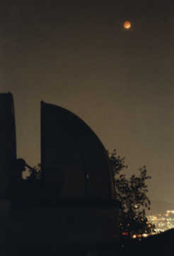 cupola Est di notte